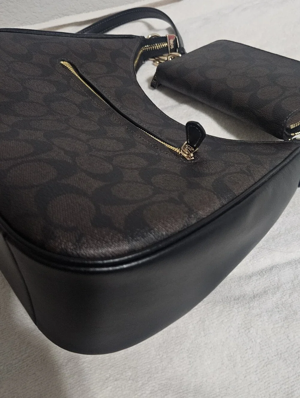 🚫SOLD🚫Coach Brown and Black Signature Shoulder Bag with Matching Wallet